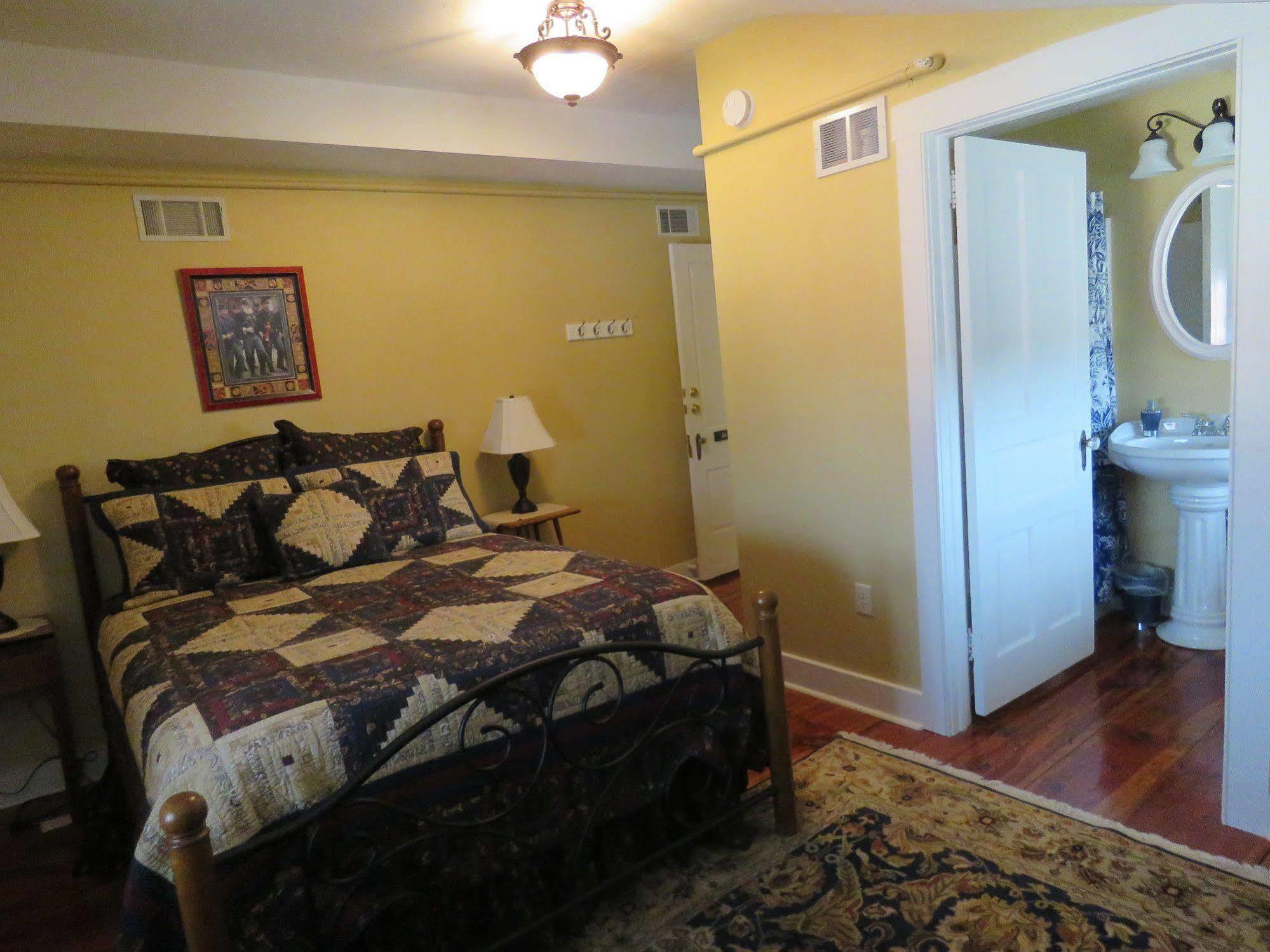 גטיסברג The Swope Manor Bed & Breakfast מראה חיצוני תמונה